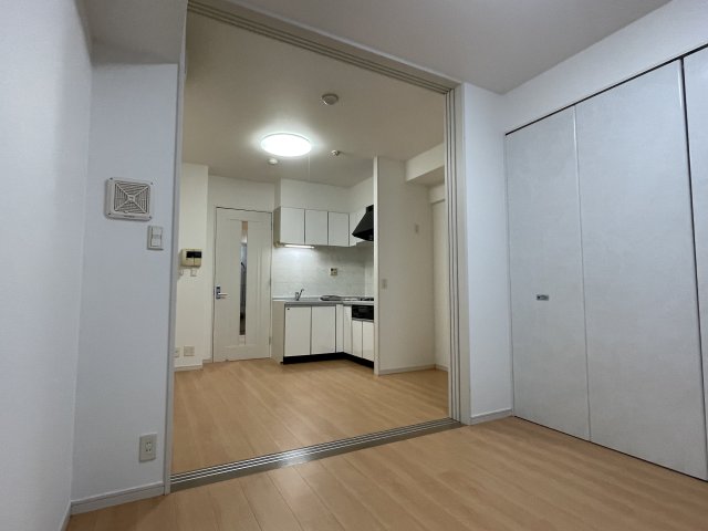 グレンパーク西麻布 B1階