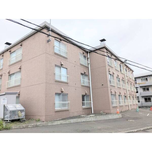 丸増ロイヤルシャトー平岸 1階外観