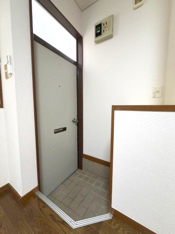 エムアイハウス 102玄関