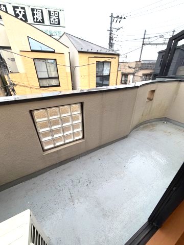 祐天寺戸建 B1-2階バルコニー