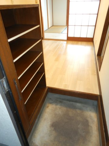 内海ハイツ １０３玄関