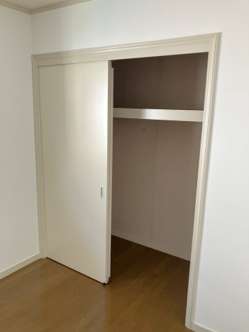 メゾネット田中 １０２収納