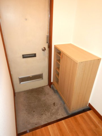 憩荘 ２０２玄関