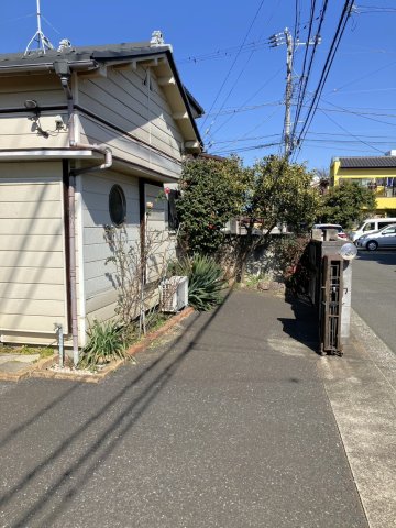 和泉中央南２丁目貸家 駐車場