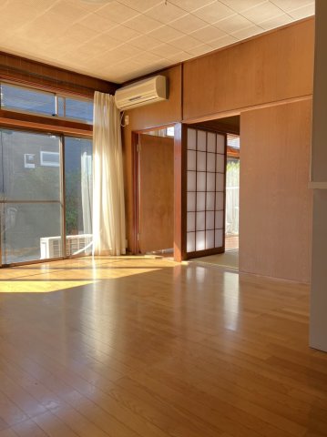 和泉中央南２丁目貸家 駐車場