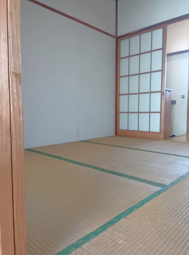 ハイツ戸上 ２０３和室