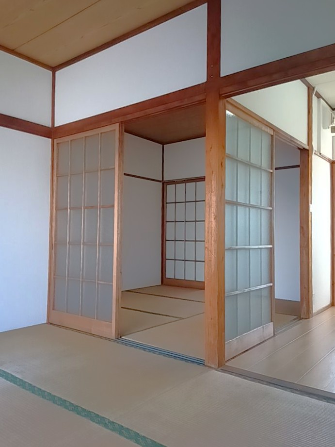 ハイツ戸上 ２０３和室