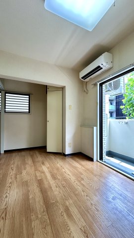 神奈川県川崎市中原区井田三舞町 305居間・リビング
