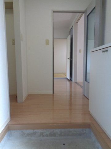 リバティハイツS 102玄関