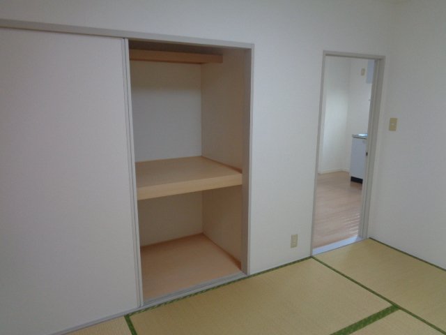 リバティハイツS 102和室