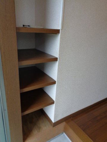 ツインハイムⅡ 205収納