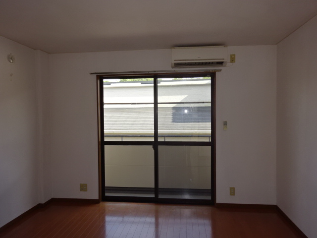 パラダイスマンション 208洋室