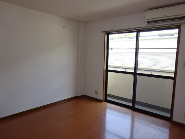 パラダイスマンション 208洋室