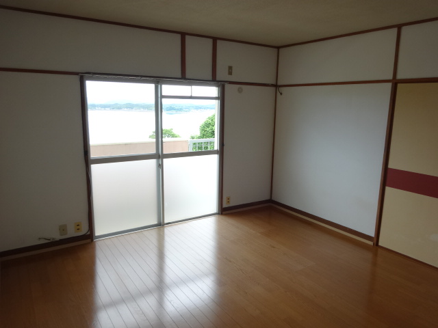 シーオンハイツみはらし 202居間・リビング