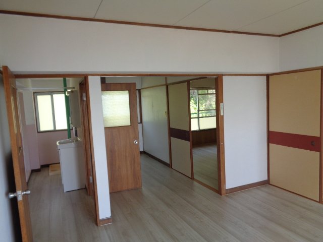 シーオンハイツみはらし 301居間・リビング