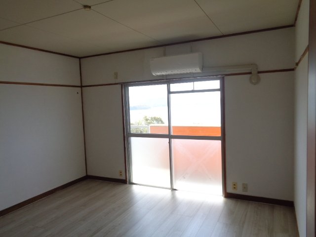 シーオンハイツみはらし 301居間・リビング