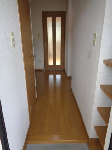 スイートハイム1 203玄関