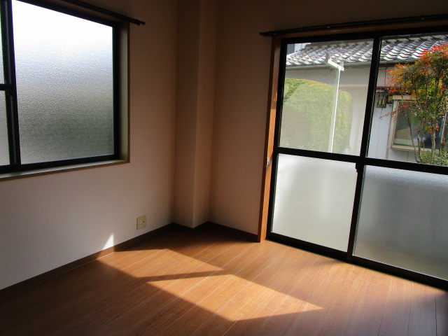 渡辺ハイツ 102号居間・リビング