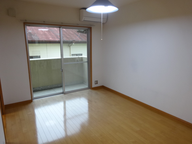 ハピネスアトヴィラ 101居間・リビング