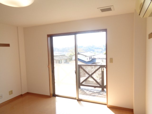 ロフティ鳥崎 102洋室