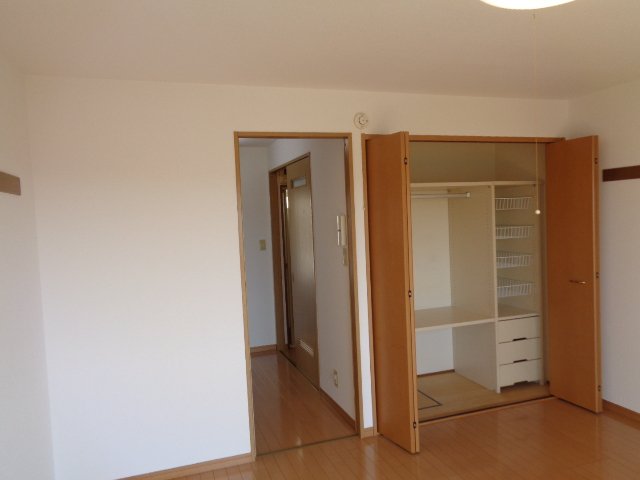 ロフティ鳥崎 102洋室