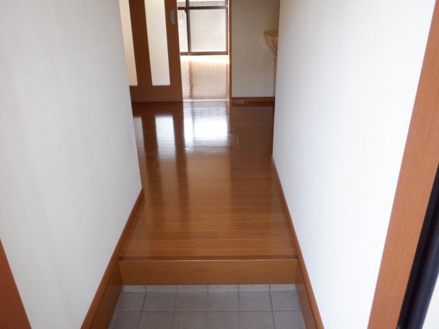 マリンハイツ 102号玄関