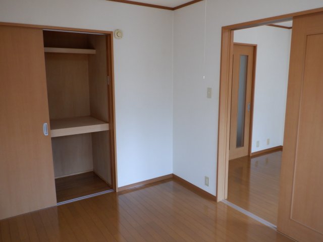 マリンハイツ 102号洋室