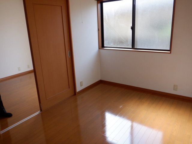 マリンハイツ 102号洋室