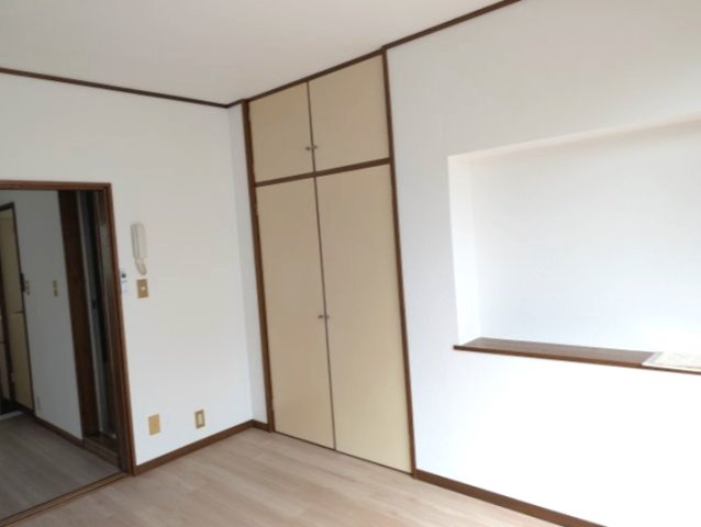 パラシオンN 201洋室
