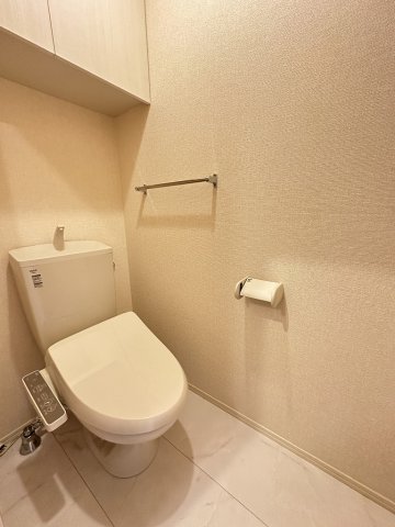 WhiteOak 1階トイレ