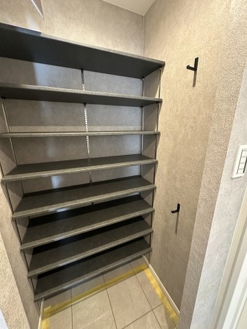 東京都台東区上野１丁目 10階収納