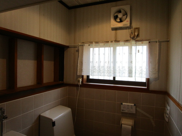 売家（姫戸町姫浦）7DK+倉庫 トイレ