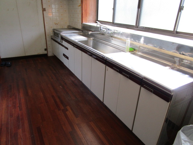売家（姫戸町姫浦）7DK+倉庫 キッチン