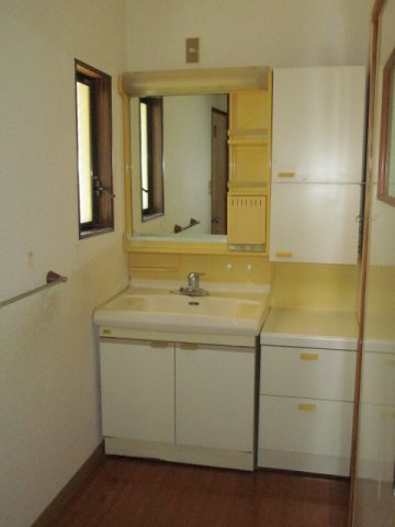 売家（三角町波多/古氷）6ＬＤＫ 独立洗面台