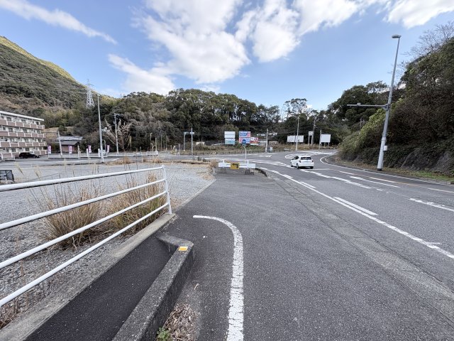 売地（三角町/五橋入口） 前面道路含む現地写真